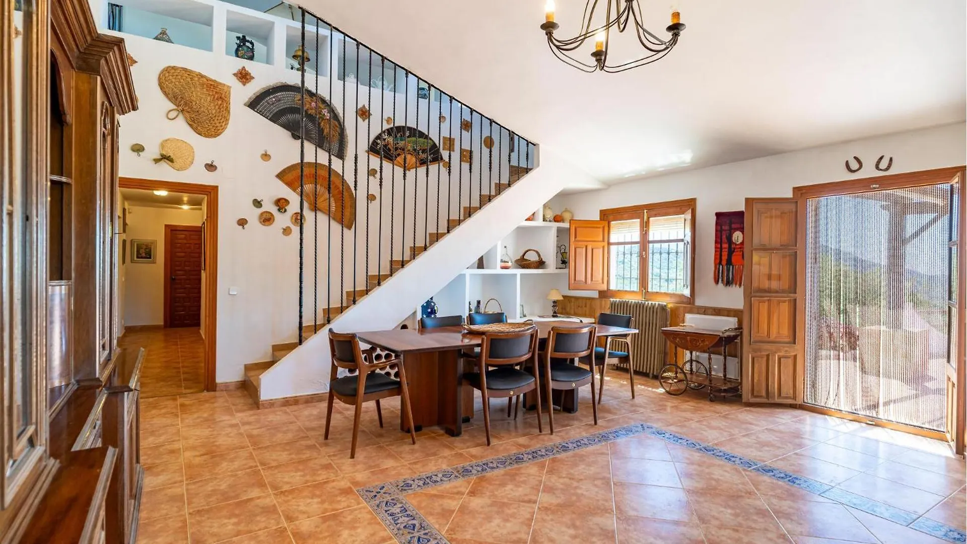 Stunning Home In Periana