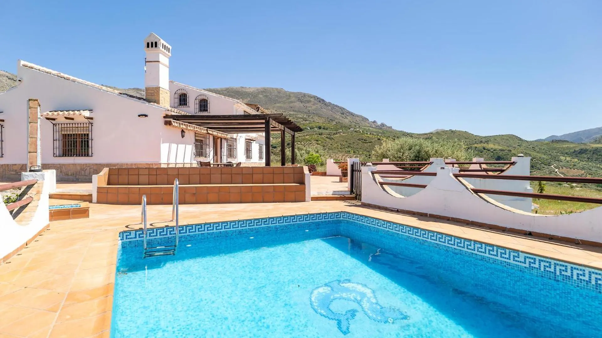 Stunning Home In Periana 0*,