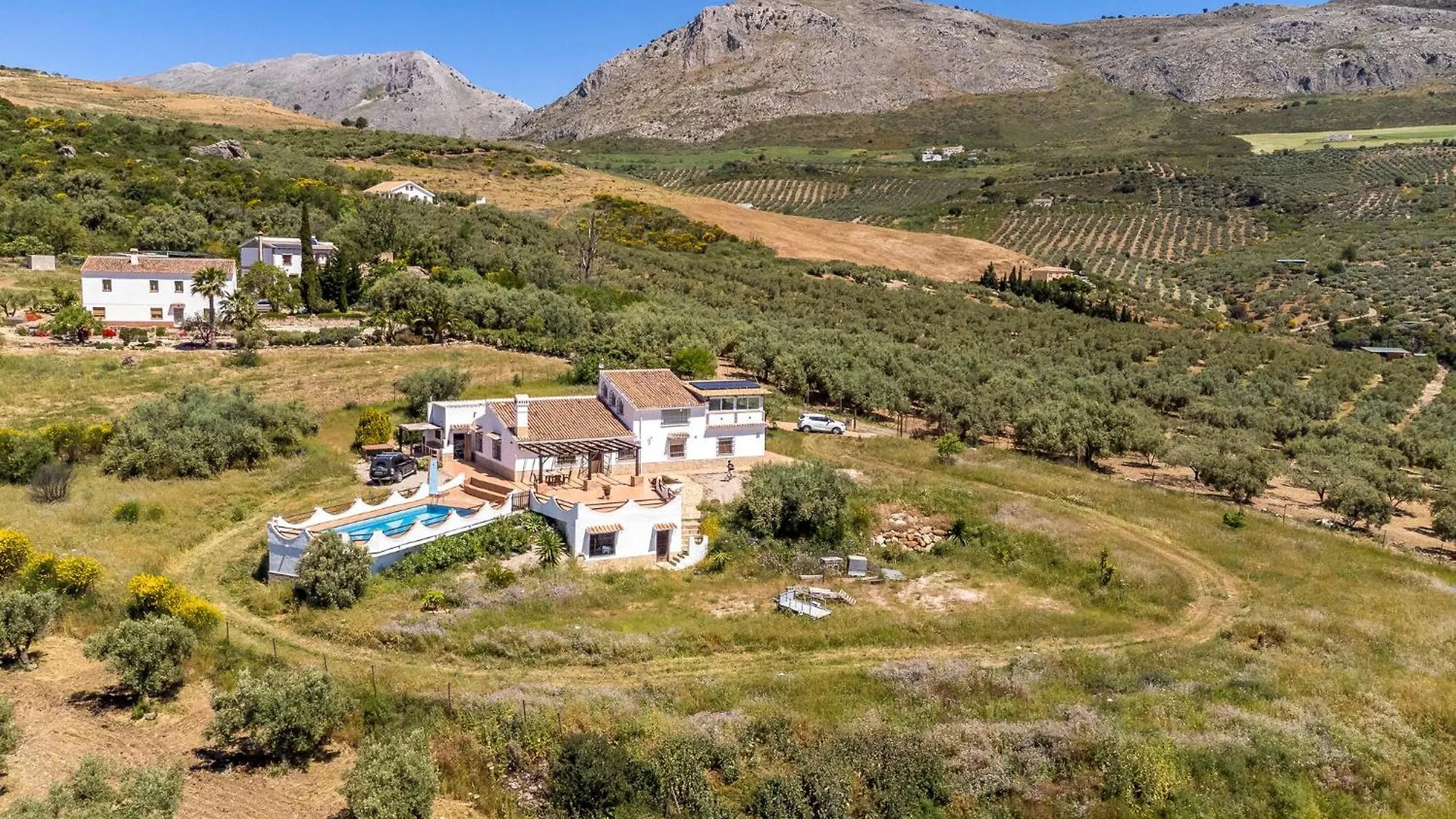 Stunning Home In Periana